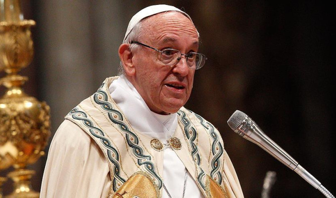 Papa'dan piskoposlara uyarı: Firavun gibi yaşamayın