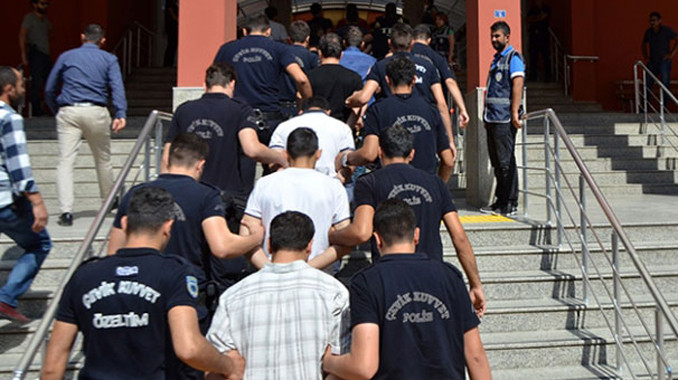 Trabzon'da FETÖ'cülere operasyon