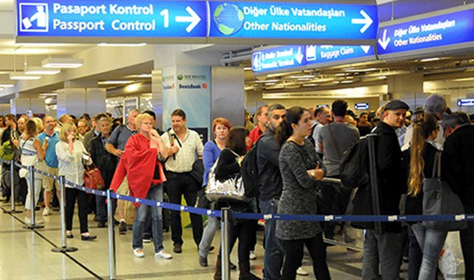 Atatürk Havalimanı'nda bayram yoğunluğu