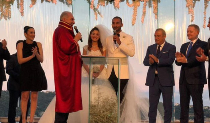 Volkan Babacan haber spikeri Hilal Özdemir ile evlendi