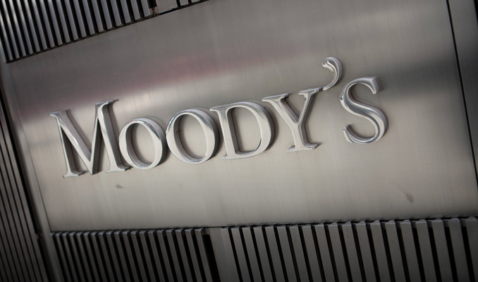 Moody's 17 Türk Bankası'nın notunu düşürdü