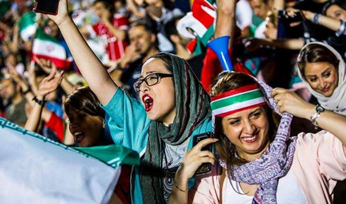 İran'da devlet kadınlar karşısında pes etti