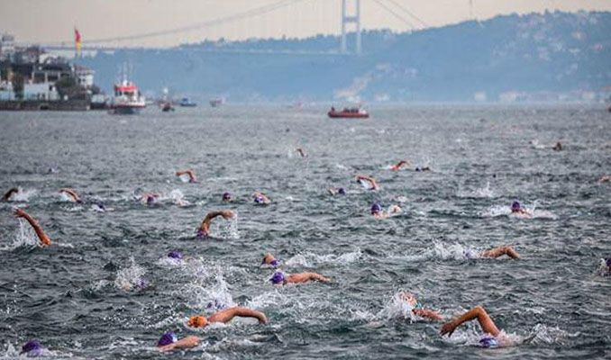 Boğaziçi Kıtalararası Yüzme Yarışması'nda kahreden haber