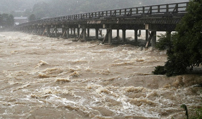 Japonya'da sel felaketi! Ölü sayısı 83'e çıktı
