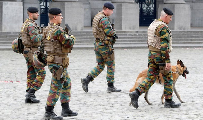 Belçika'da askerler sokakları terk edecek