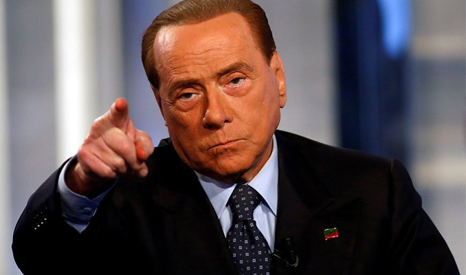 Berlusconi geri dönüyor