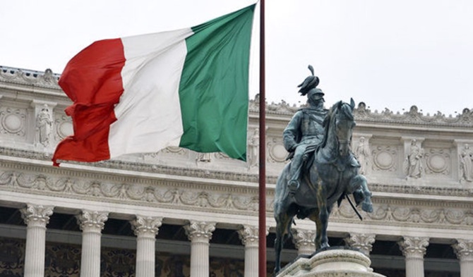 İtalyan ekonomisi teknik küçülmeye girdi