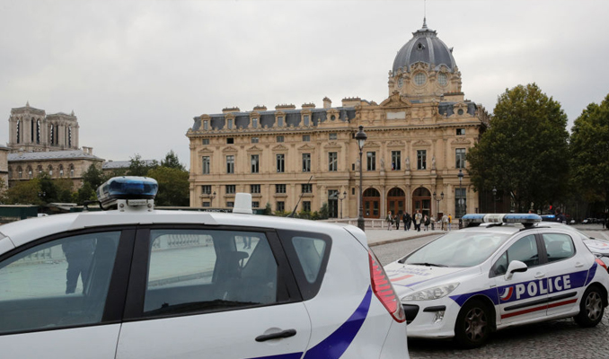Paris Emniyet Müdürlüğü'nde bıçaklı saldırı: 4 polis hayatını kaybetti