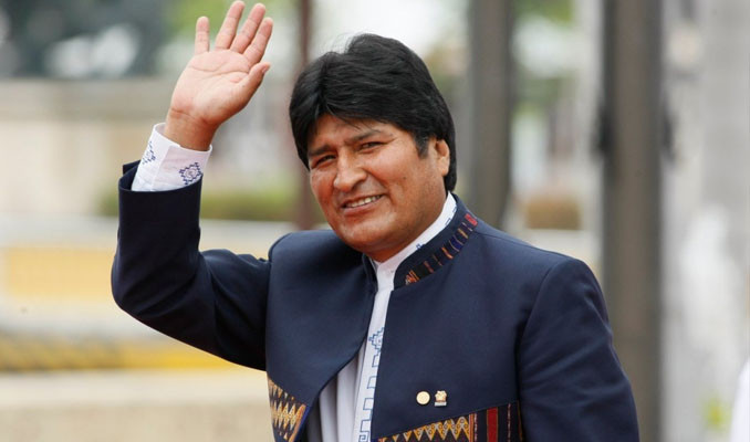 İstifaya zorlanan Evo Morales, Bolivya'yı terk etti
