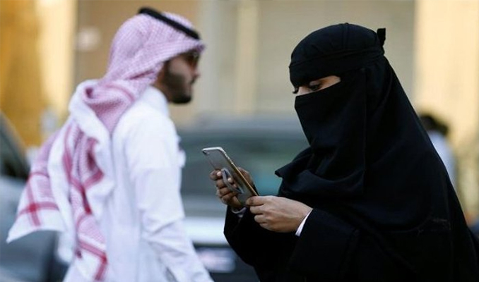 Suudi Arabistan, feminizm videosu için özür diledi
