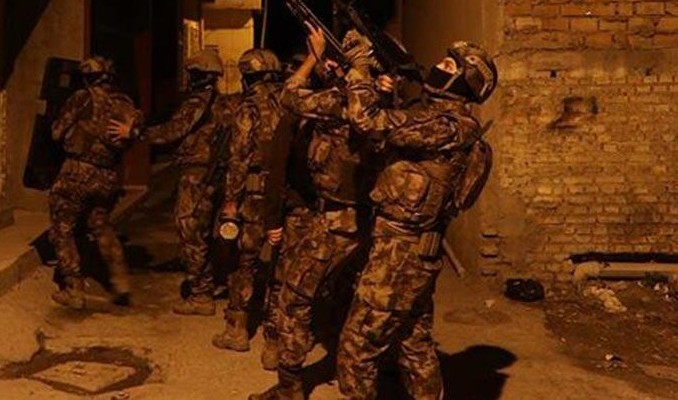 Adana'da şafak vakti operasyon: 4 gözaltı var
