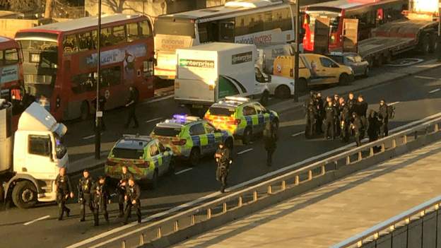Londra Köprüsünde silah sesleri: Bir terörist öldürüldü