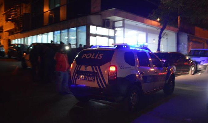 Türk doktor yabancı uyruklu meslektaşı kadını vurdu