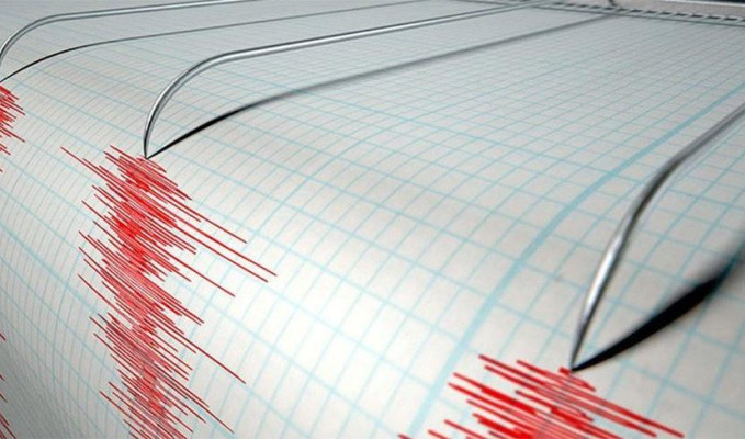 Endonezya'da 5.4 büyüklüğünde deprem