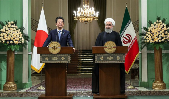Ruhani, Japonya'da Abe ile bir araya geldi