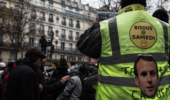 Fransa’da grev gerilimi: Cumartesi öpücüğe boğacağız