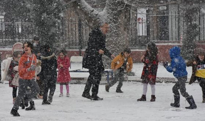 O ilde kar nedeniyle okullar tatil edildi