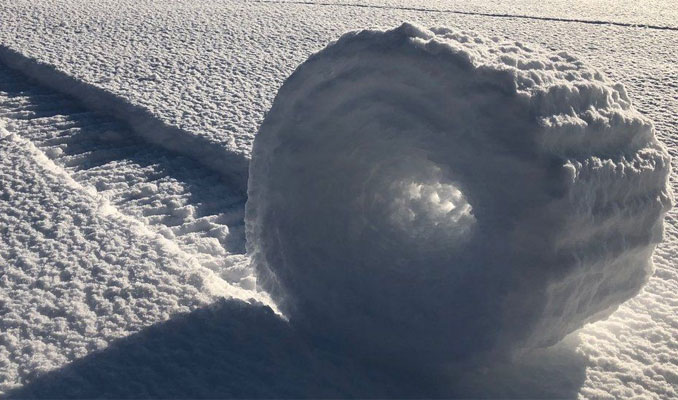 Ender görülen kar ruloları İngiltere'de görüntülendi
