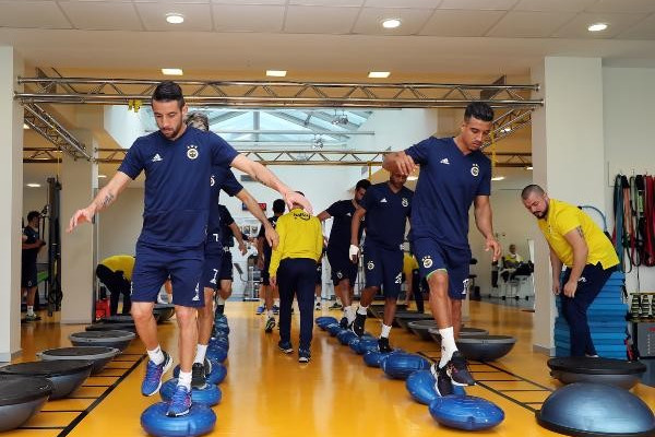 Fenerbahçe, Galatasaray derbisine hazırlanıyor