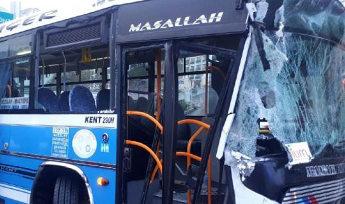 Halk otobüsü yol temizleme aracına çarptı: Çok sayıda yaralı var