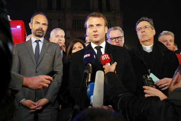 Macron: Notre Dame Katedrali'ni daha güzel şekilde inşa edeceğiz