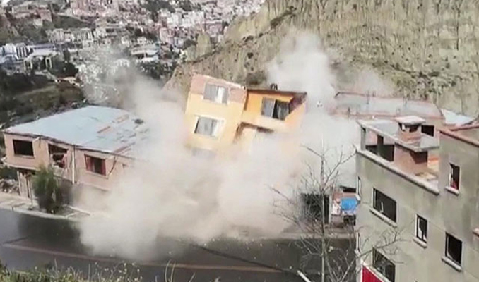 Bolivya’da toprak kayması: 64 ev yıkıldı