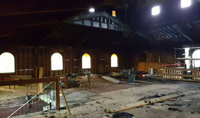 ABD'de kundaklanan camide hasar büyük
