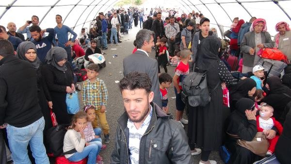 4 günde 3 bin Suriyeli, bayram için ülkesine gitti