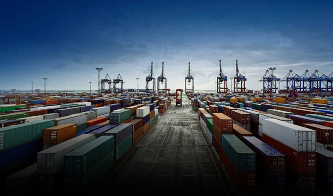 Dış ticaret açığı Nisan'da yüzde 55.6 azaldı