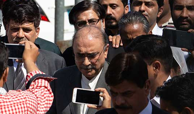 Eski Pakistan Cumhurbaşkanı Zerdari tutuklandı