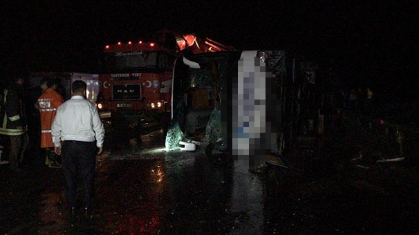 Yozgat'ta otobüs devrildi: Çok sayıda yaralı var