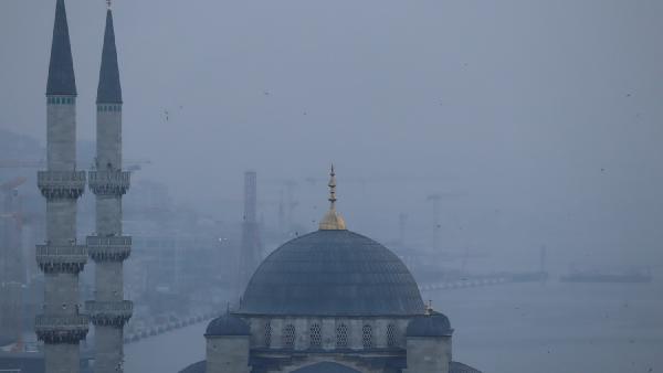 İstanbul güne sisle uyandı! 15 Temmuz Köprüsü kayboldu