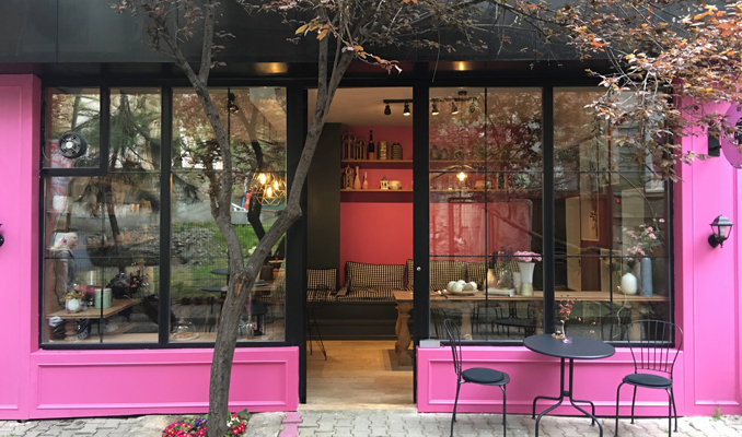  İstinye'de konsept bir cafe 