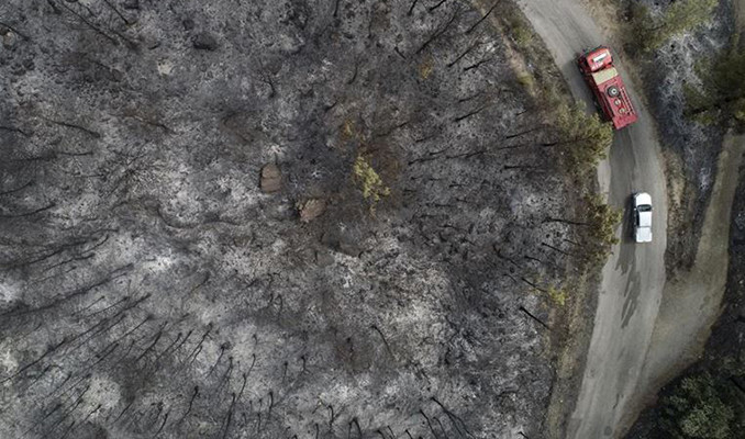 Muğla'da yanan ormanlık alanlar drone ile görüntülendi