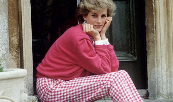 Prenses Diana’nın sweatshirtü 47 bin euroya satıldı
