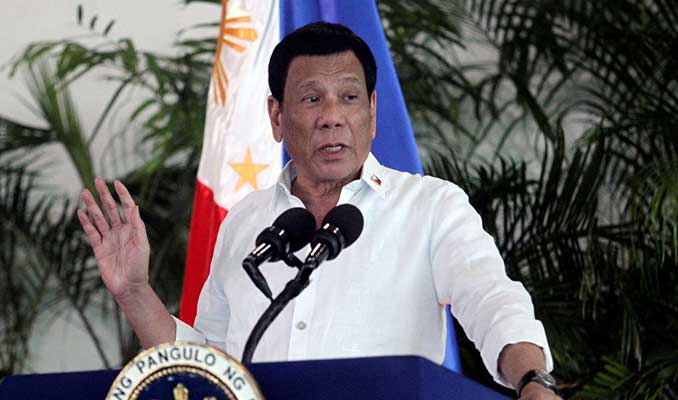 Duterte: Beyaz adamlarca yargılanmak aptallık