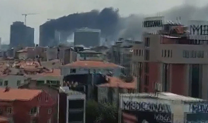 Ümraniye'de 29 katlı binada yangın