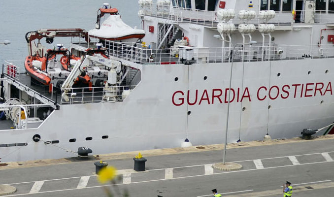 İtalyan mahkemesinden sığınmacıları kurtaran gemiye izin
