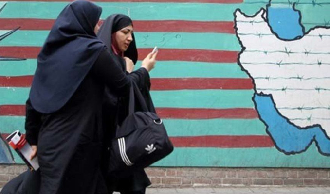 İran'da kadınlara o kıyafetler de yasaklandı