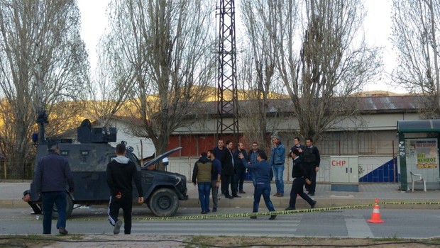 Diyarbakır'da zırhlı araç devrildi: 6 polis yaralı