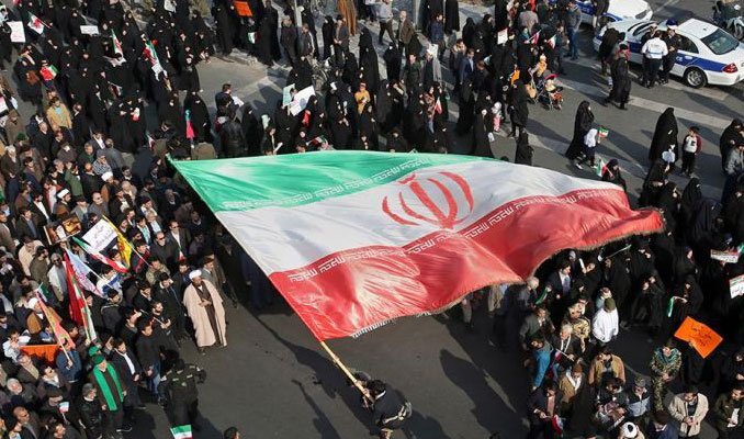 İran'da İngilizlere casusluktan onar yıl hapis cezası verdi