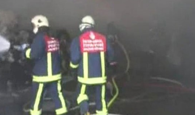 İstanbul Ataşehir'de iş merkezinde yangın