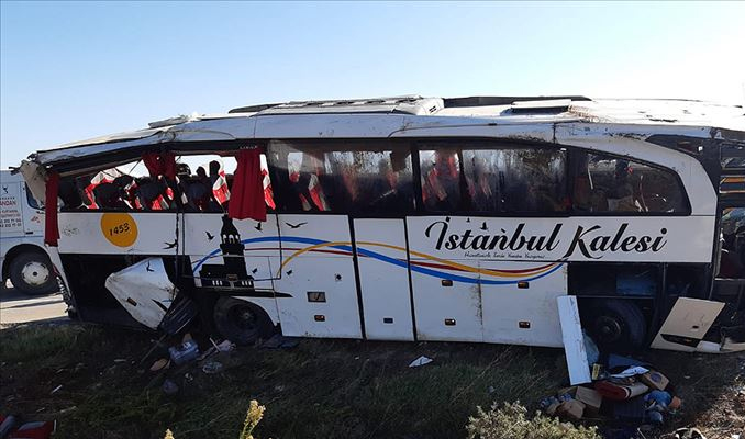 Afyonkarahisar'da yolcu otobüsü devrildi! Ölü ve yaralılar var