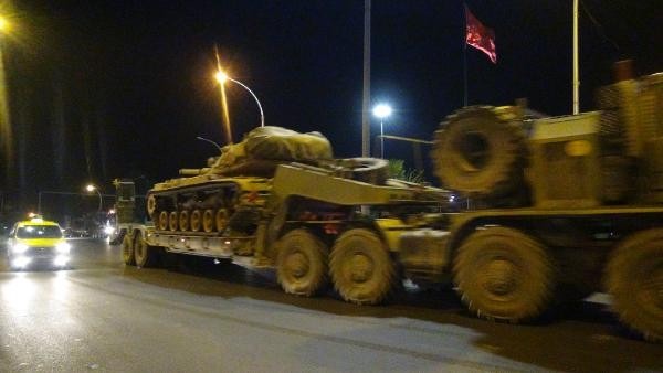 Mardin'in Suriye sınırına askeri sevkiyat