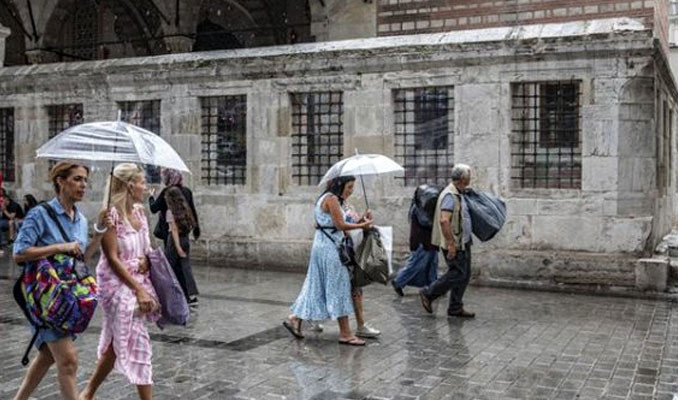 Meteoroloji, İstanbul için saat verip uyardı
