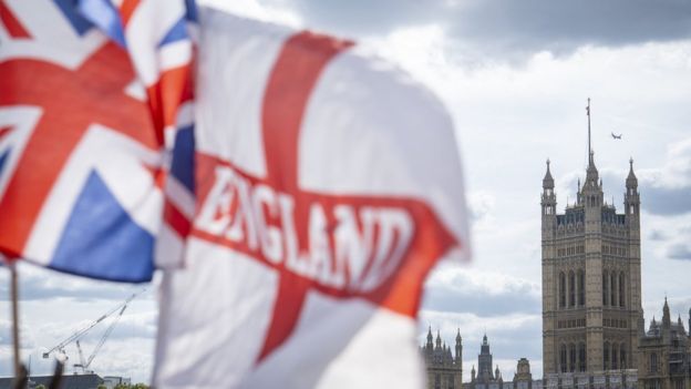 İngiliz hükümeti 'Lordları' Londra dışına taşıyacak