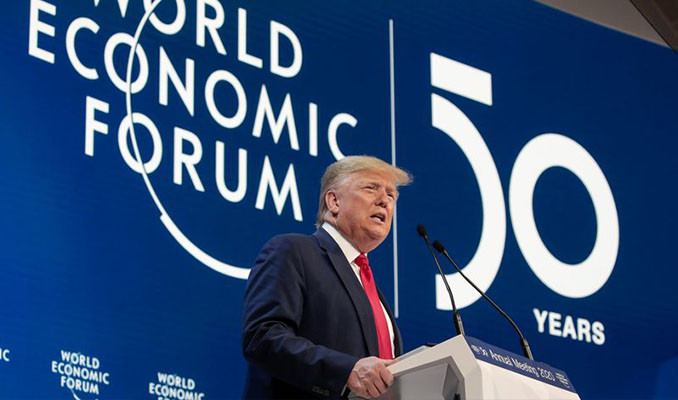 Trump'tan Davos'ta FED mesajı
