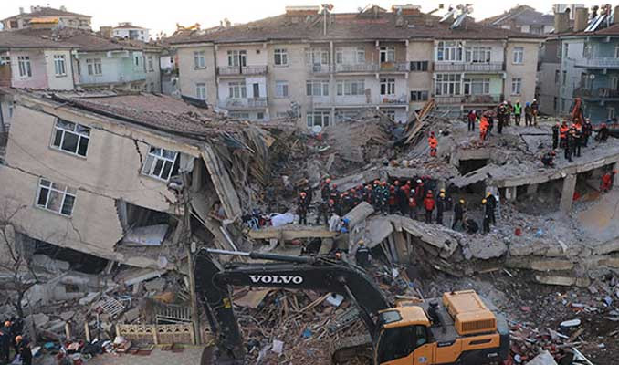 3 bakan deprem bölgesinden son gelişmeleri paylaştı
