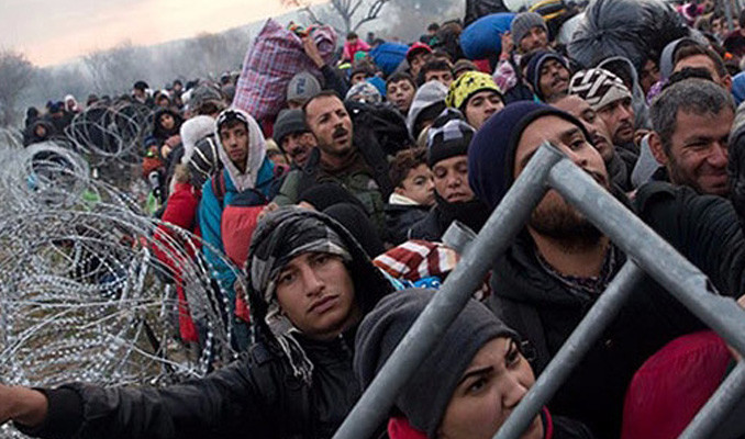 700 bin kişi Türkiye sınırına geliyor