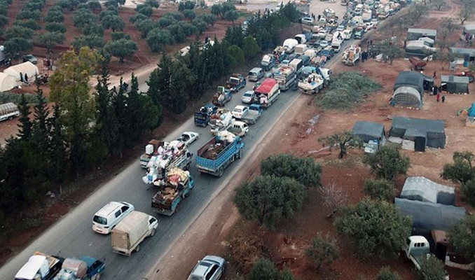 İdlib'den Türkiye sınırı yakınına 20 bin sivil daha göç etti